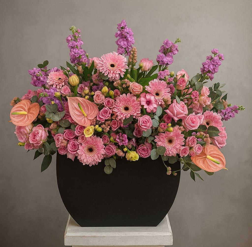 Send Vase gifts online in Kuwait|italianflowerkw