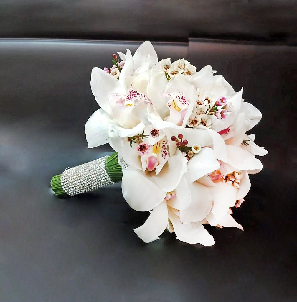 Elegant White Bouquet for Beautiful Wedding-italianflowerkw