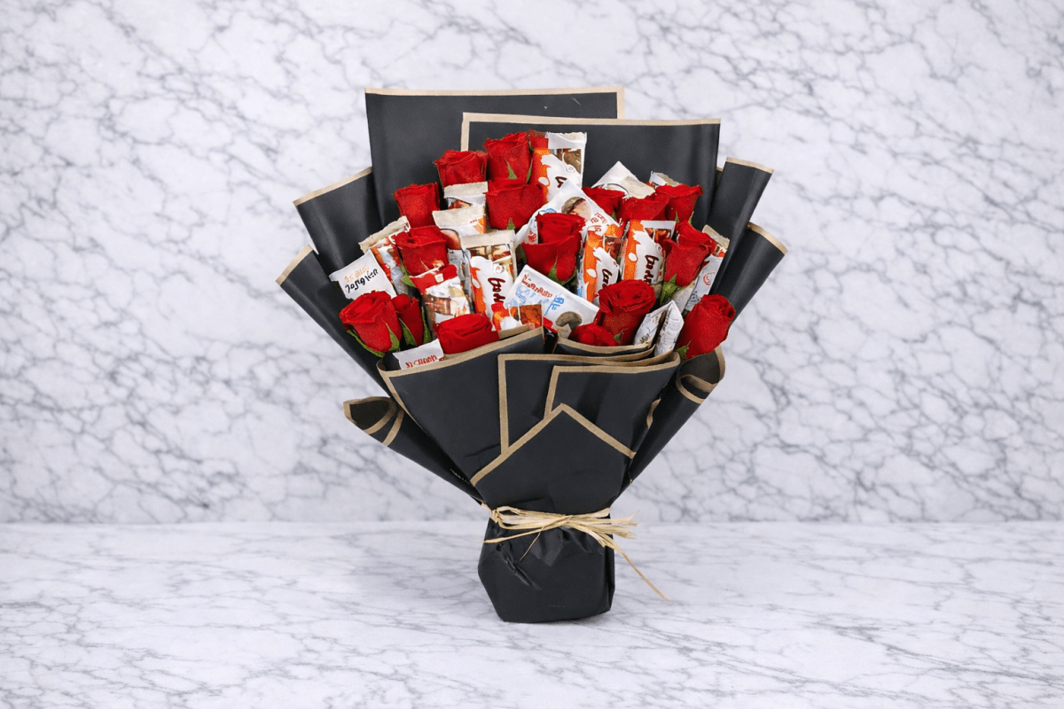 15 Red Roses & Kinder Chocolate Bouquet -italianflowerkw