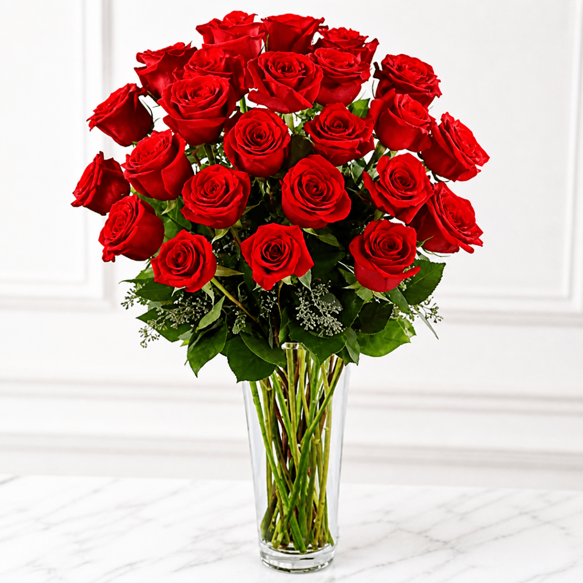 Romantic Red Roses in Glass Vase Bouquet-italianflowerkw