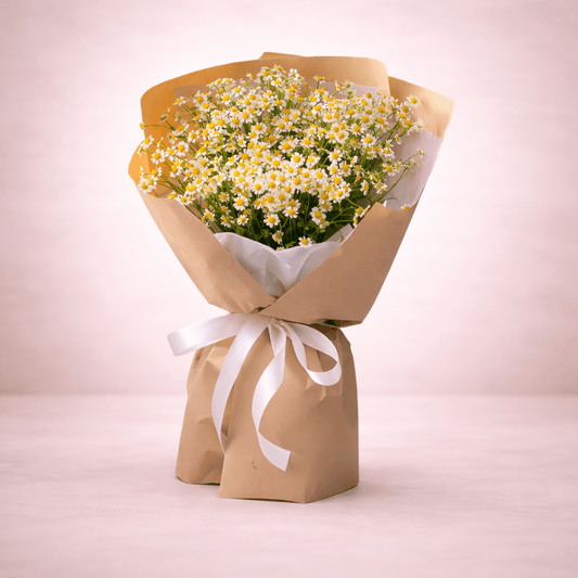 Chamomile Enchantment: Stunning Bouquet with Lovely Wrap-italianflowerkw