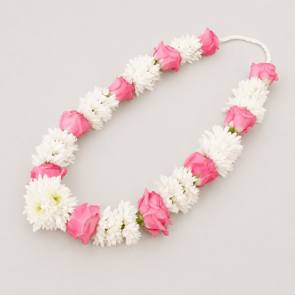 Fresh floral garland for celebrations. - italianflowerkw