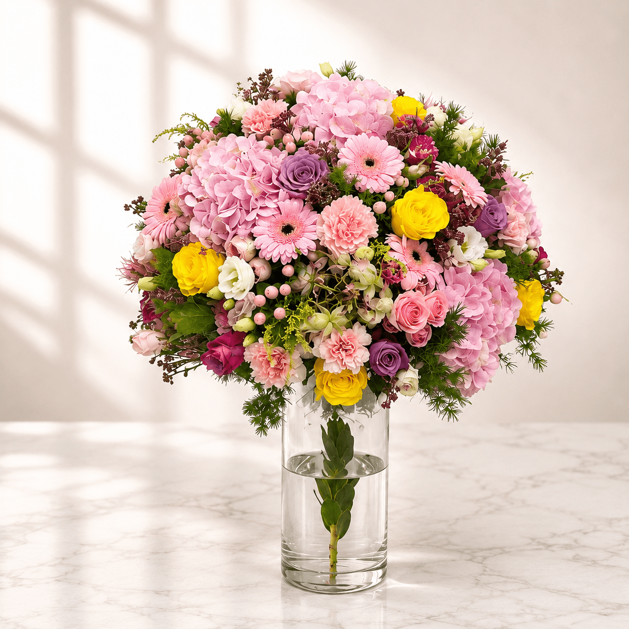 Mixed Flower Glass Vase Arrangement-italianflowerkw
