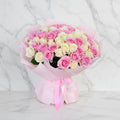 Pink and white rose hand flower bouquet - italianflowerkw
