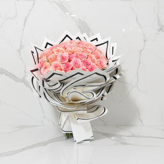 Elegant Pink Roses Hand Bouquet for Love and Special Moments-italianflowerkw
